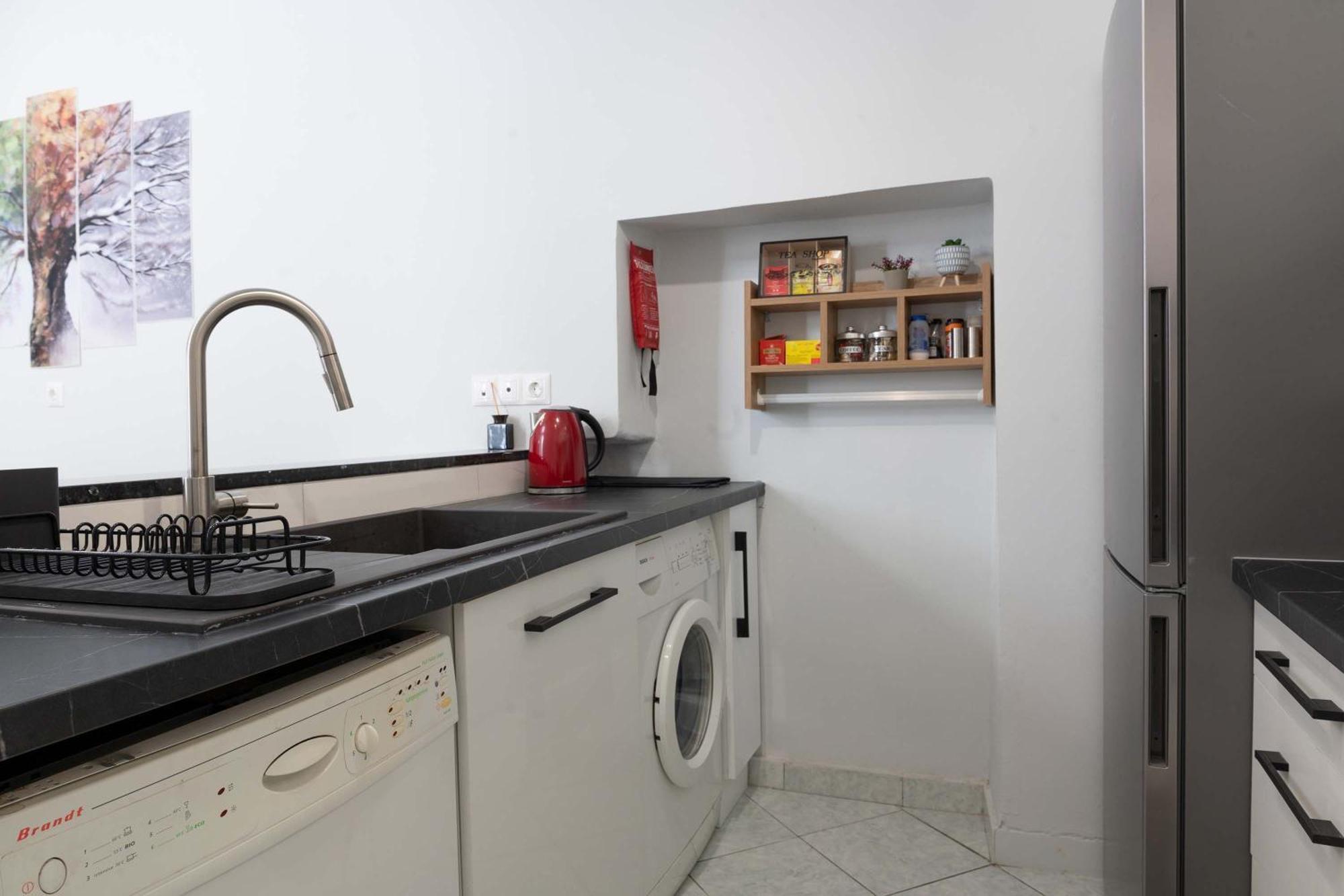 Private Spacious Apartment Athen Eksteriør billede
