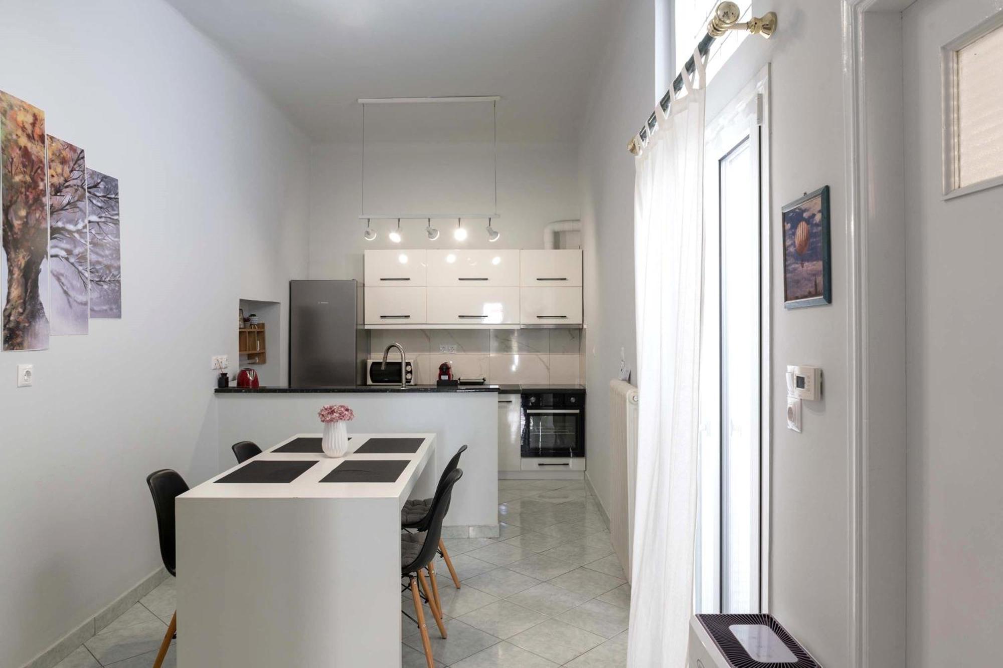 Private Spacious Apartment Athen Eksteriør billede