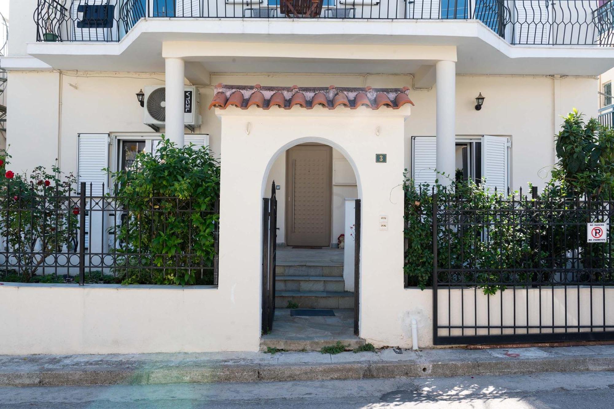 Private Spacious Apartment Athen Eksteriør billede